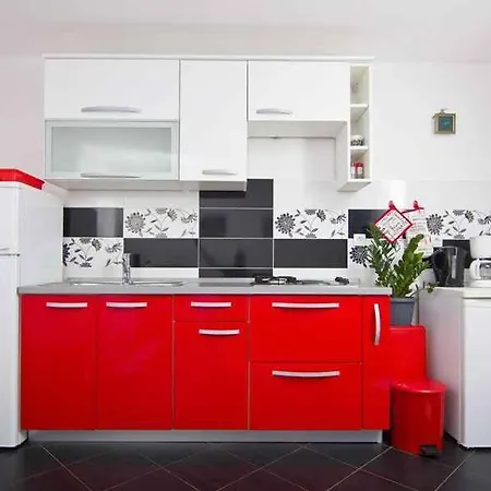 Apartment 4 Mimice