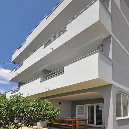 4 Apartment